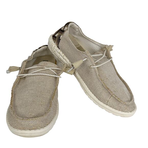 Hey Dude Shoes Wendy Brown Aztec 9 Canvas Slip On - Picture 1 of 11